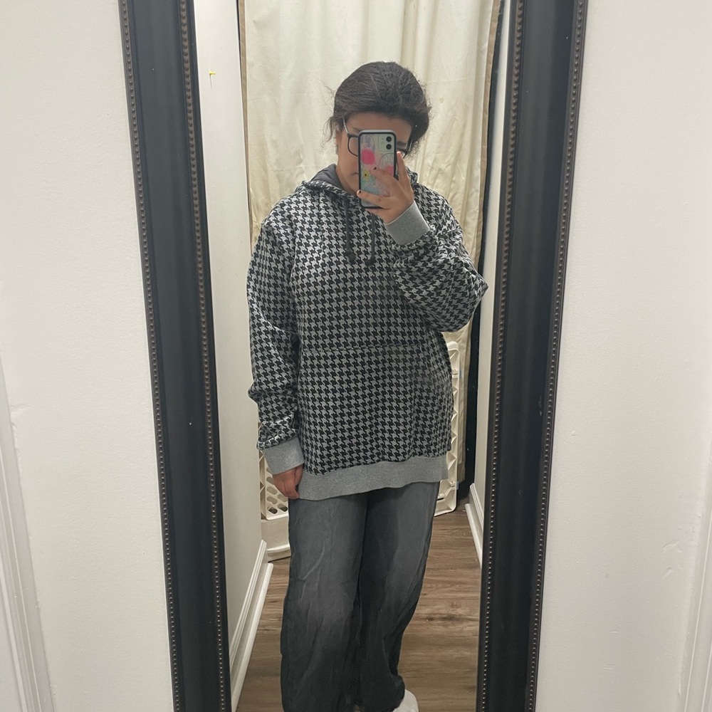 Men's Black and Gray Houndstooth Sweater